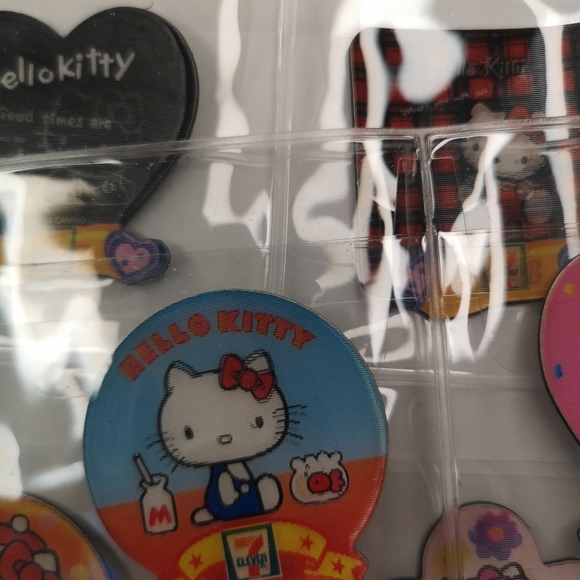 Sanrio Hello Kitty 30th Anniversary 7-11 Hologram 30 Magnets From 1974 Taiwan - Picture 6 of 9